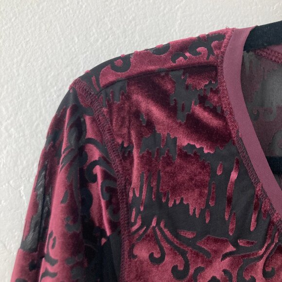 Simply Vera Wang Red Burnout Sheer Velvet Top Womens XL Whimsigoth Y2K Vamp - Picture 3 of 10